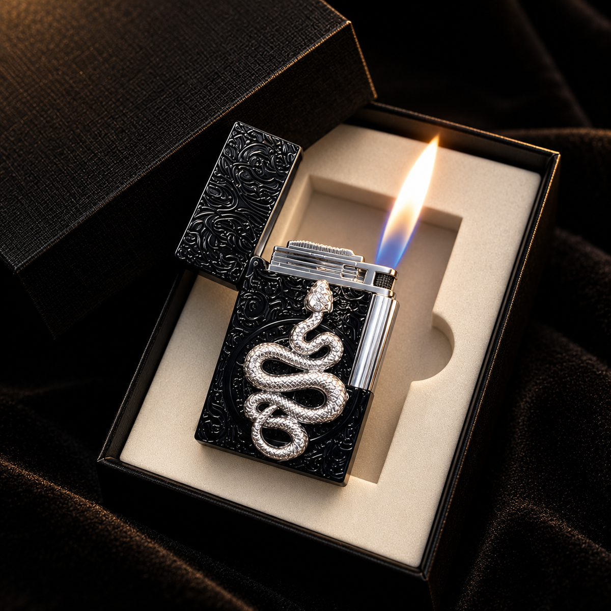 🐍Black Snake Flip-Top Lighter – Gothic Silver Snake Design
