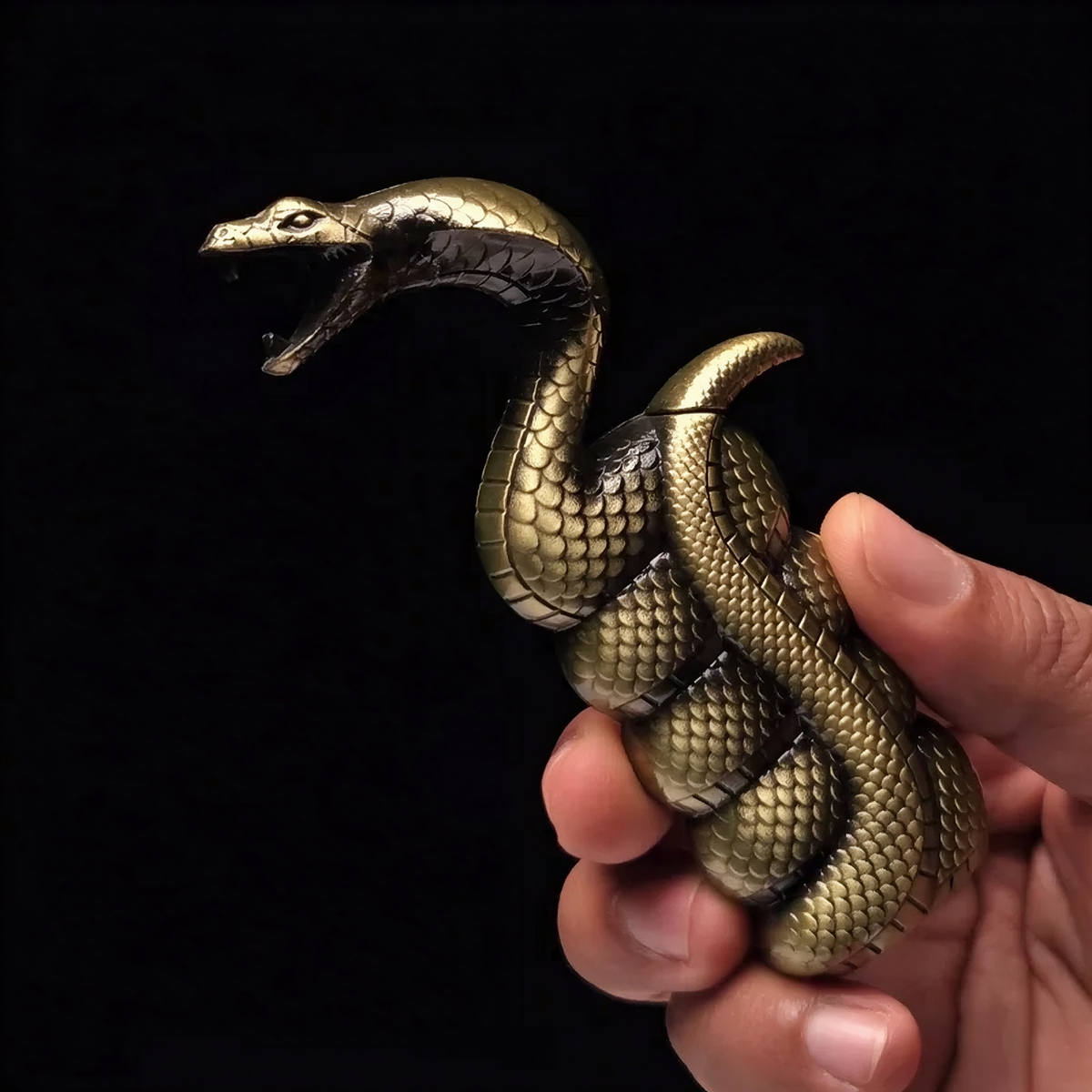 King Cobra Shaped Novelty Lighter – Collectible Design
